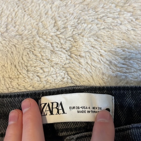 Black high rise Zara jeans - Picture 5 of 7